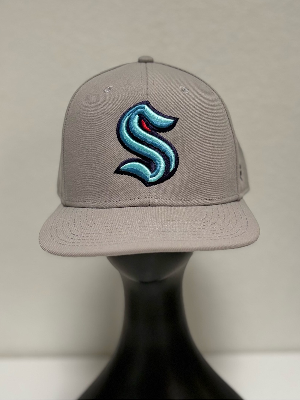 Men's Gray Baseball Cap with Teal Embroidered 'S' Logo